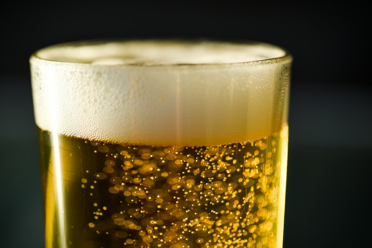 Copo de chopp com espuma